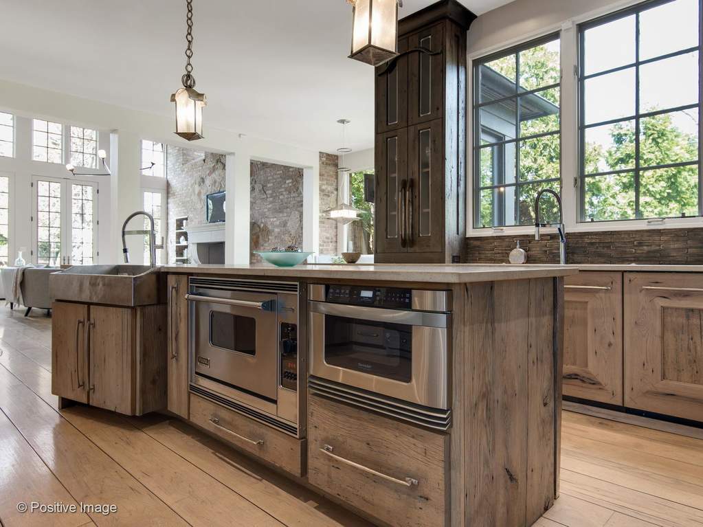 132 S Park Avenue Hinsdale, Illinois 60521 - Kitchen