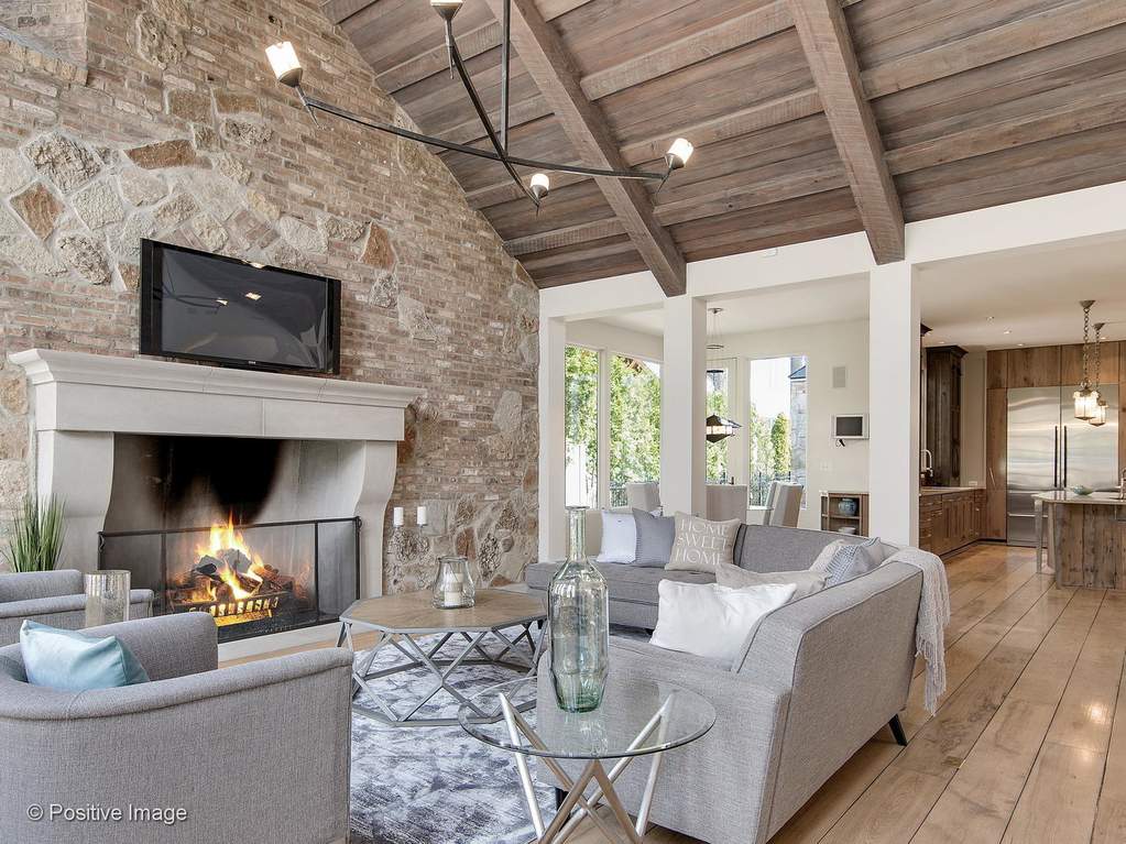 132 S Park Avenue Hinsdale, Illinois 60521 - Family Room
