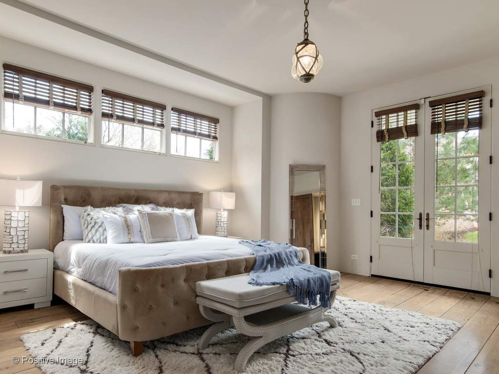 132 S Park Avenue Hinsdale, Illinois 60521 - Master Bedroom