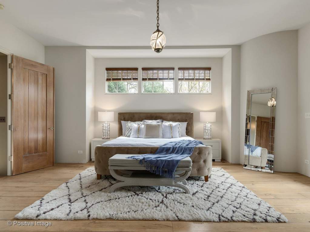 132 S Park Avenue Hinsdale, Illinois 60521 - Master Bedroom
