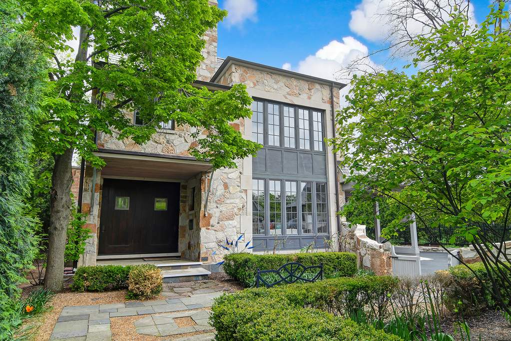 132 S Park Avenue Hinsdale, Illinois 60521 - Front of Home
