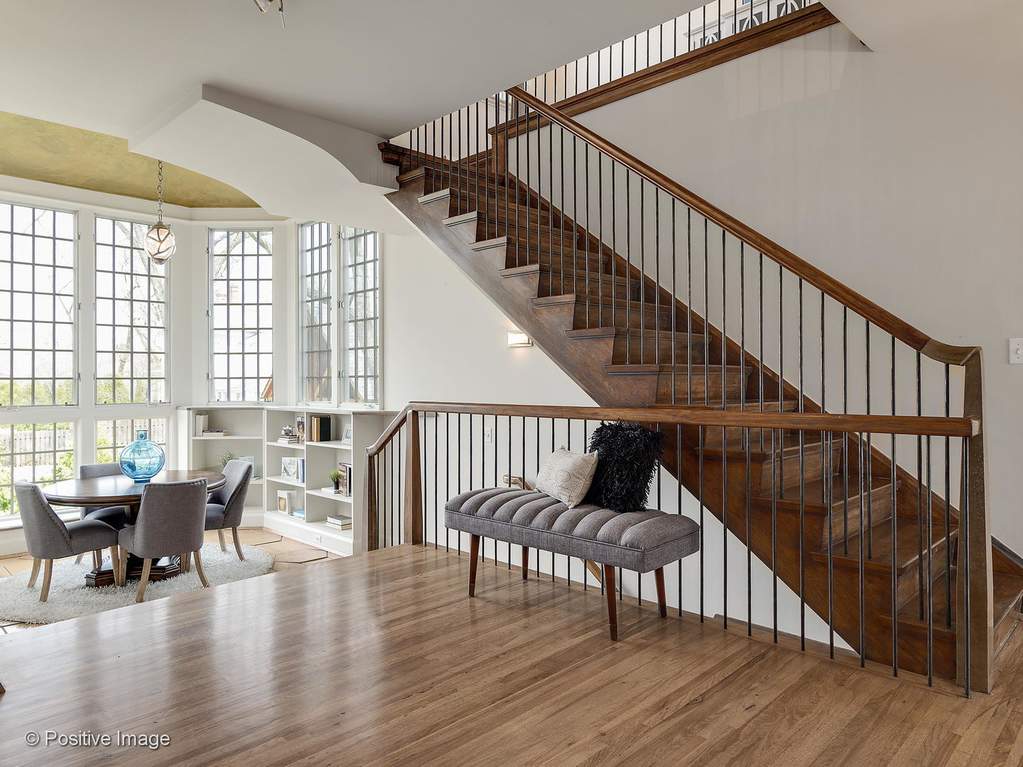 132 S Park Avenue Hinsdale, Illinois 60521 - Gallery and Staircase to Third Level