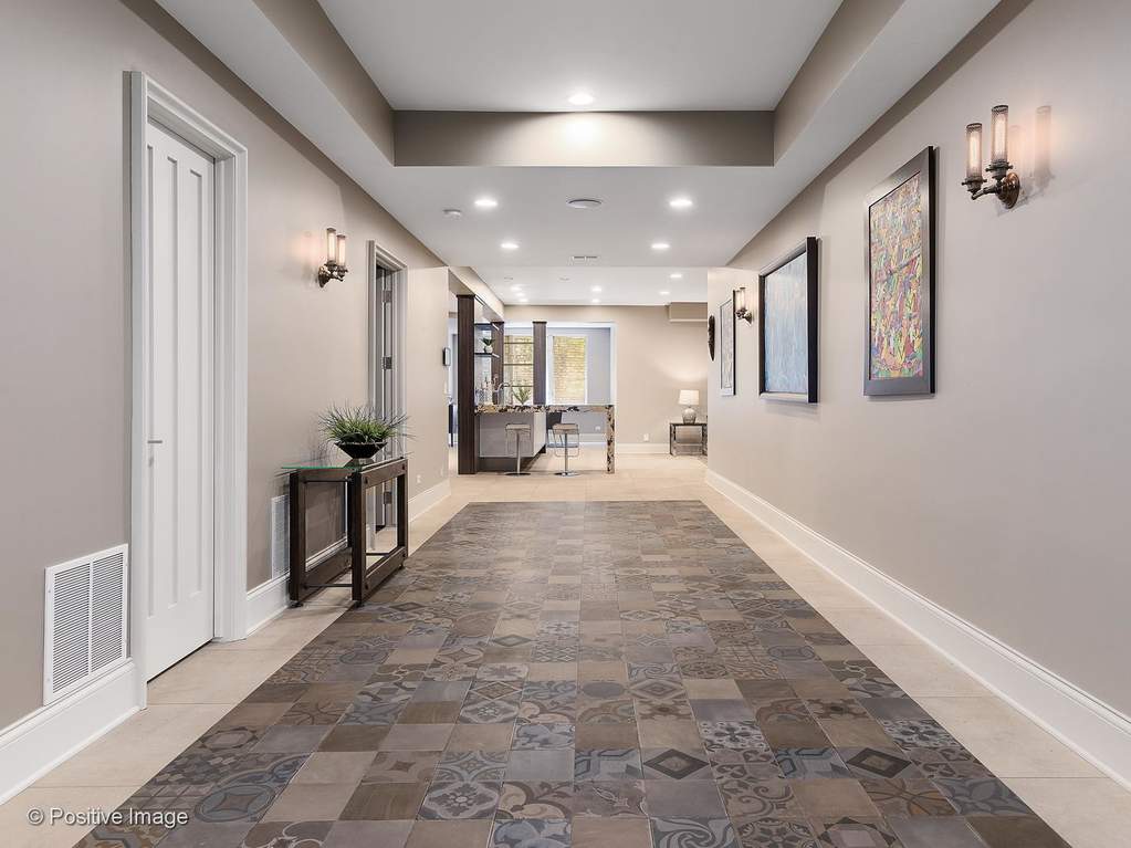132 S Park Avenue Hinsdale, Illinois 60521 - Lower Level Hallway