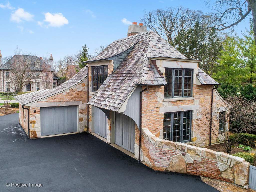 132 S Park Avenue Hinsdale, Illinois 60521 - Garage