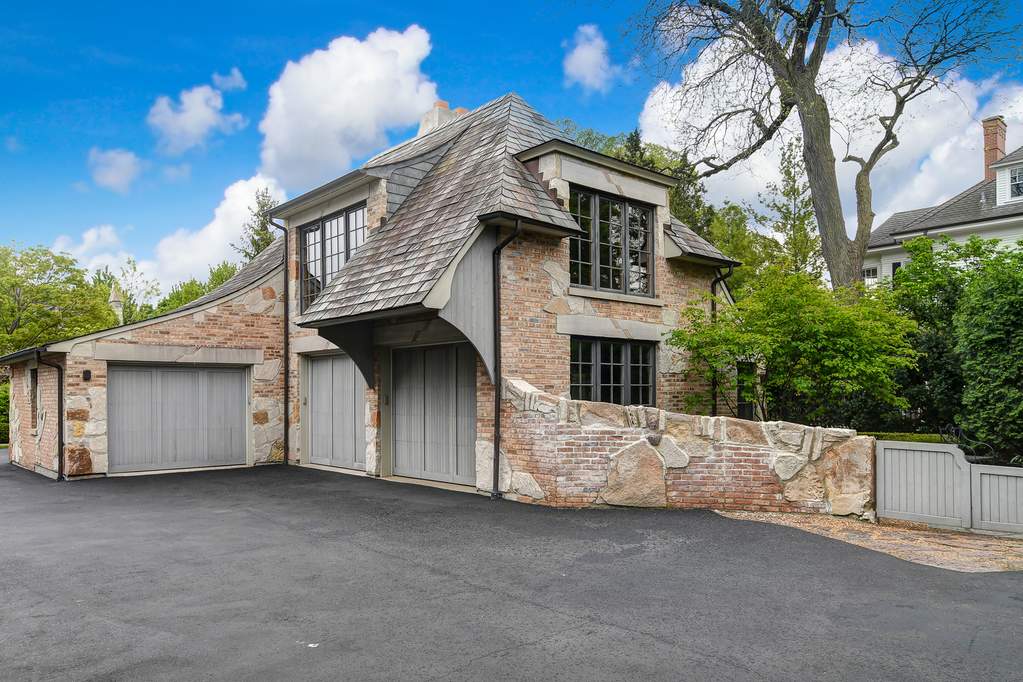 132 S Park Avenue Hinsdale, Illinois 60521 - Garage
