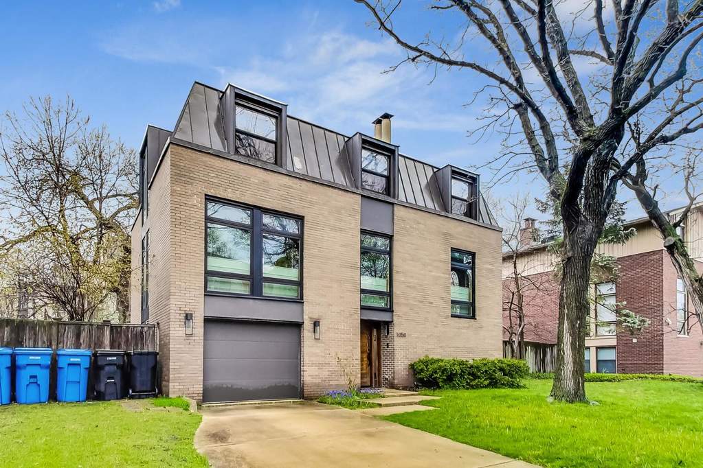 1050 E 49th Street Chicago, IL 60615 MLS 10701003 properties