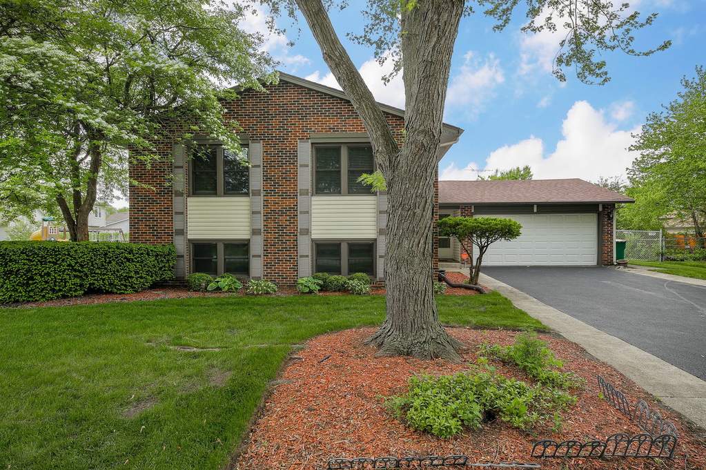 1020 Drive Elk Grove Village, IL 60007 MLS 10726358