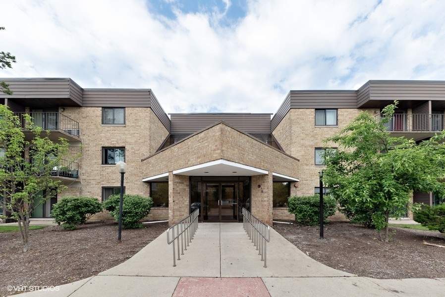 5600 Astor Lane #208 Rolling Meadows, Illinois 60008 - Image 1