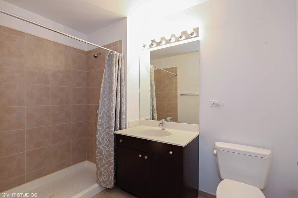 235 W Van Buren Street #3815 Chicago, Illinois 60607 - Image 10