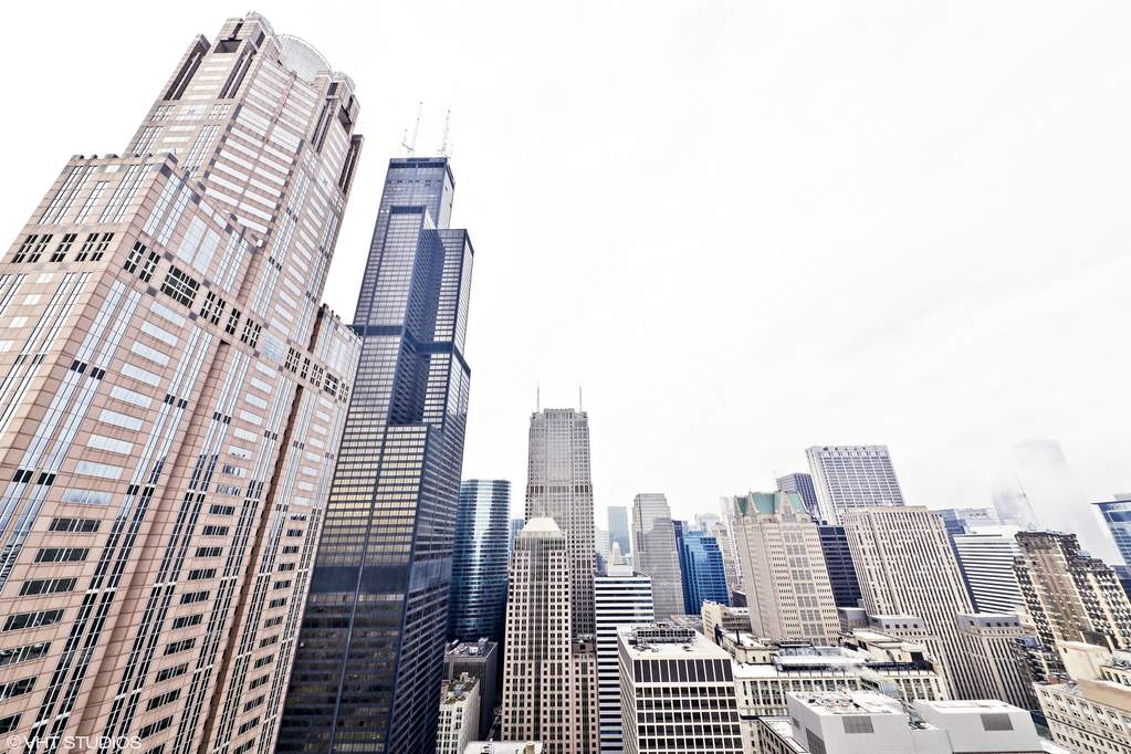 235 W Van Buren Street #3815 Chicago, Illinois 60607 - Image 12
