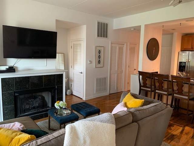 657 W Fulton Street #309 Chicago, Illinois 60661 - Image 4