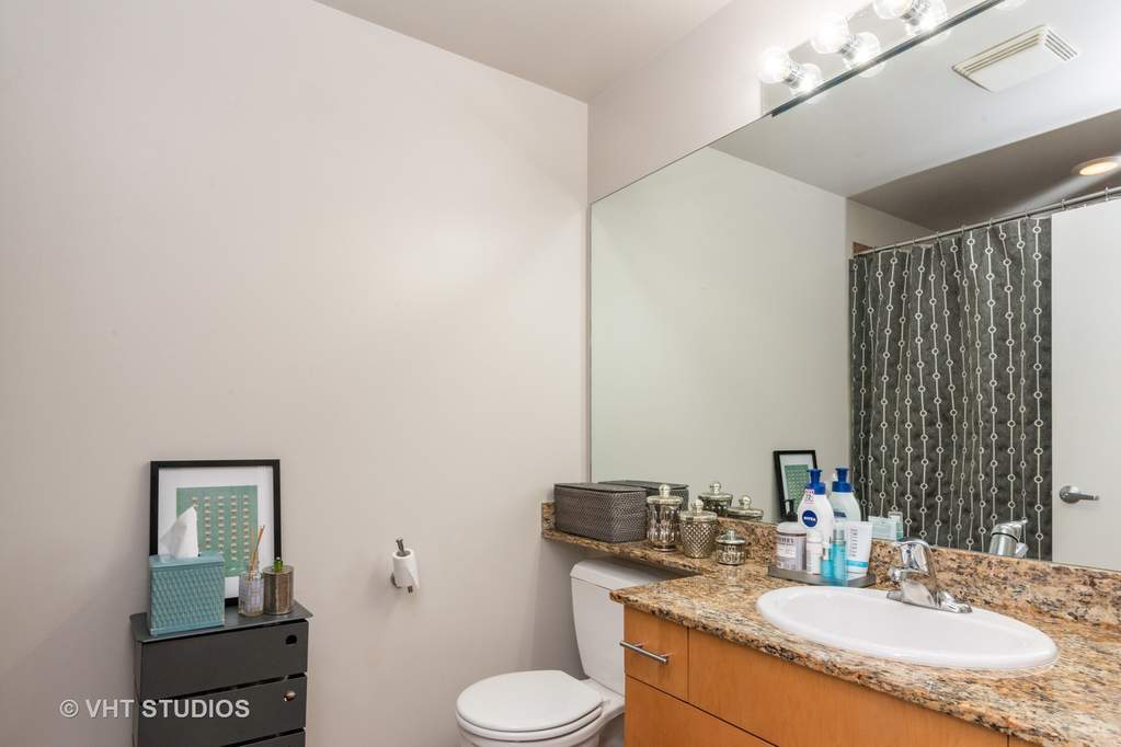 1040 W Adams Street #220 Chicago, Illinois 60607 - Image 17