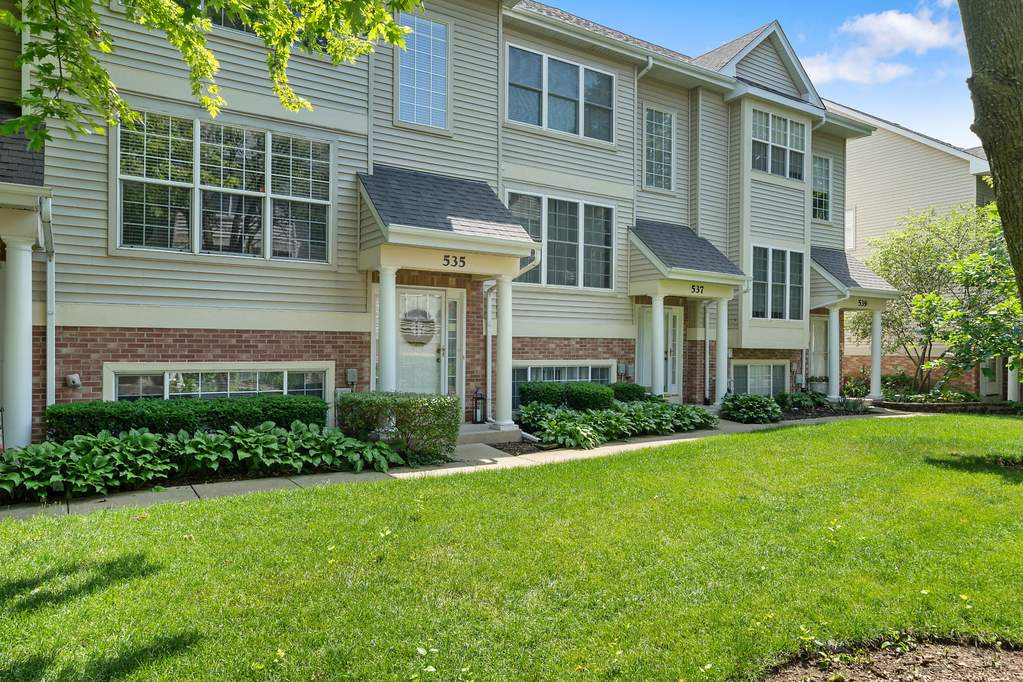 535 Pheasant Trail St. Charles, IL 60174 MLS 10768283 properties