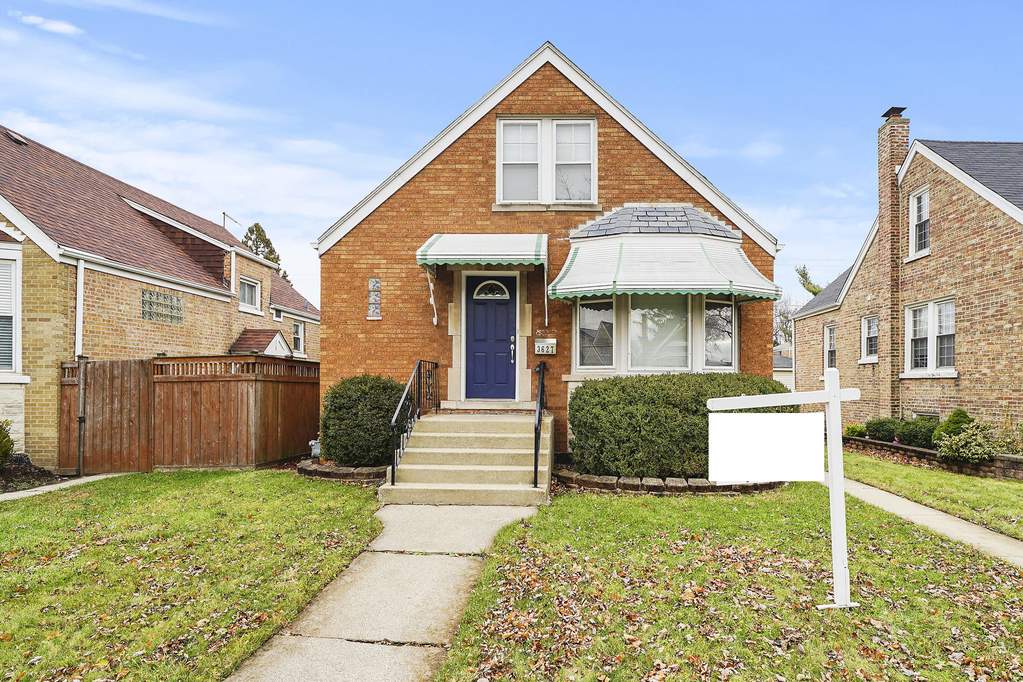 3627 Ridgeland Avenue Berwyn, IL 60402 | MLS# 10768875 | @properties