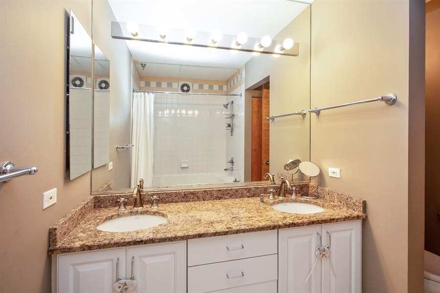 728 W Jackson Boulevard #914 Chicago, Illinois 60661 - Image 15