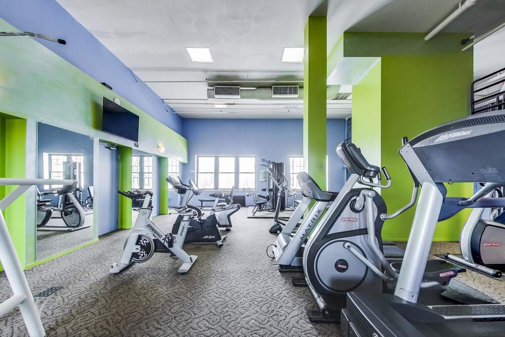 728 W Jackson Boulevard #914 Chicago, Illinois 60661 - Common Area Exercise Room on the top floor