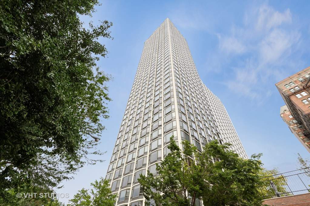 1555 N Astor Street #26SE Chicago, Illinois 60610 - Image 1
