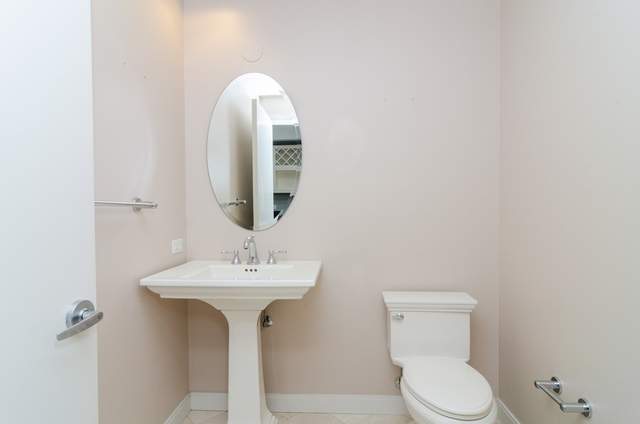 130 N Garland Court #5301 Chicago, Illinois 60602 - Image 16