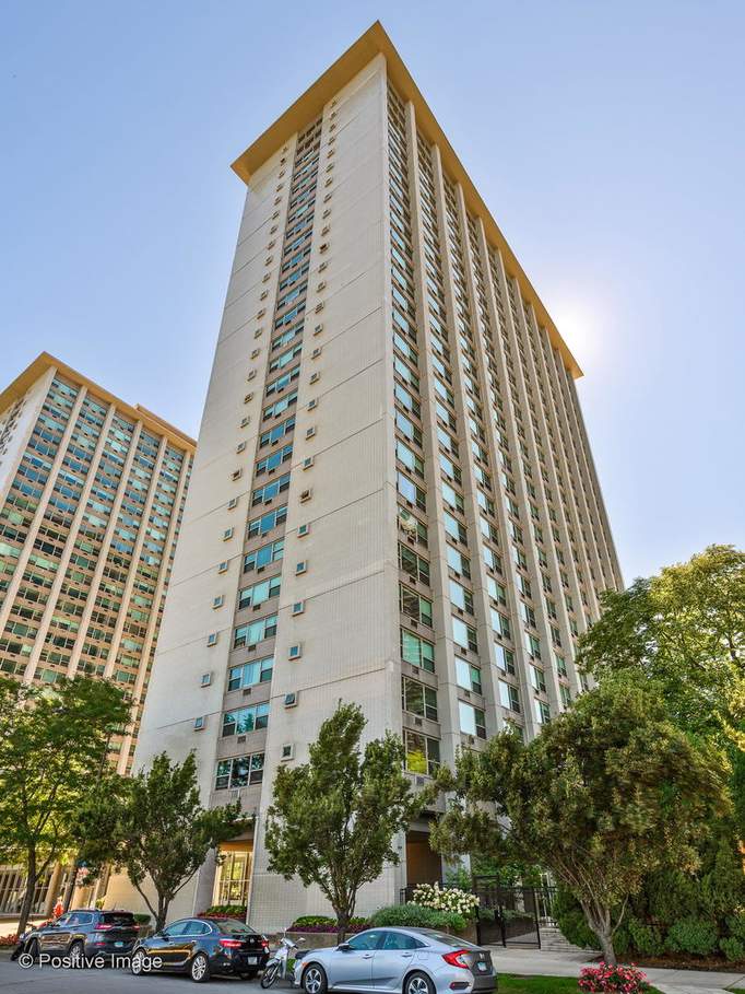 3600 N Lake Shore Drive #220 Chicago, Illinois 60613 - Image 1