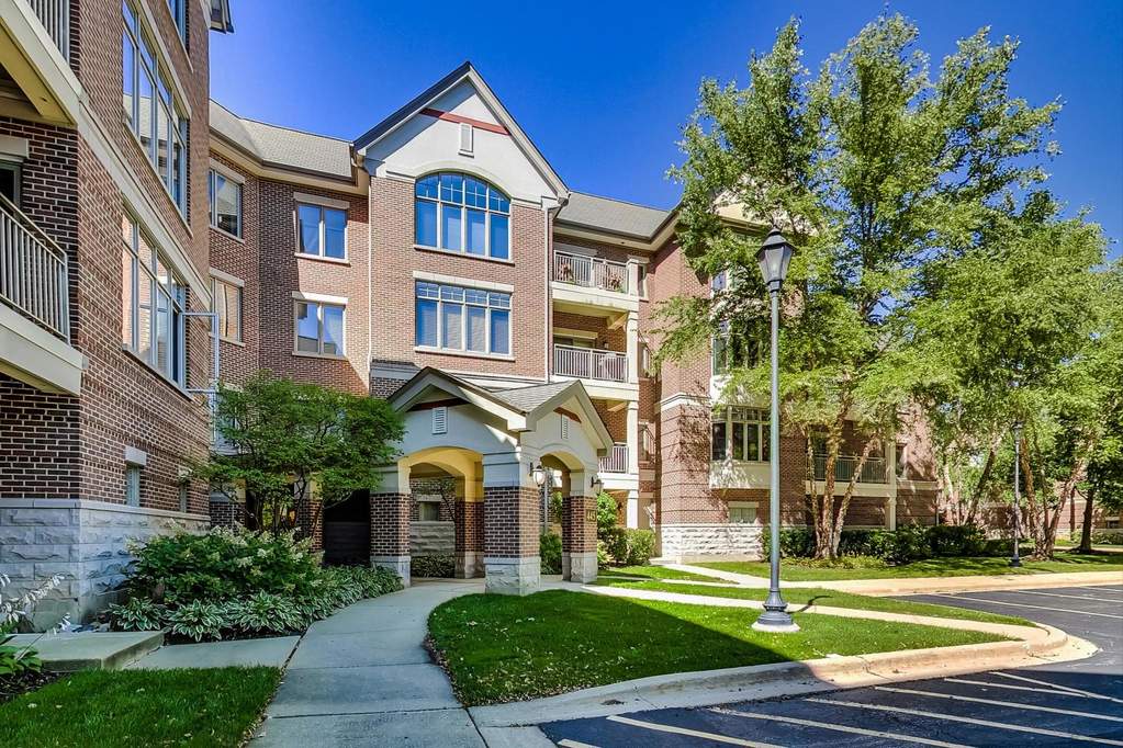 445 Village Green 208 Lincolnshire, IL 60069 MLS 10852101 properties