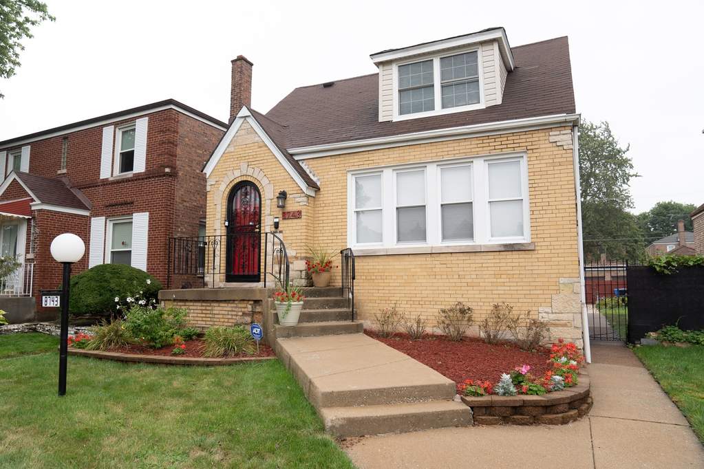 8743 S Kenwood Avenue Chicago, IL 60619 MLS 10856138 properties