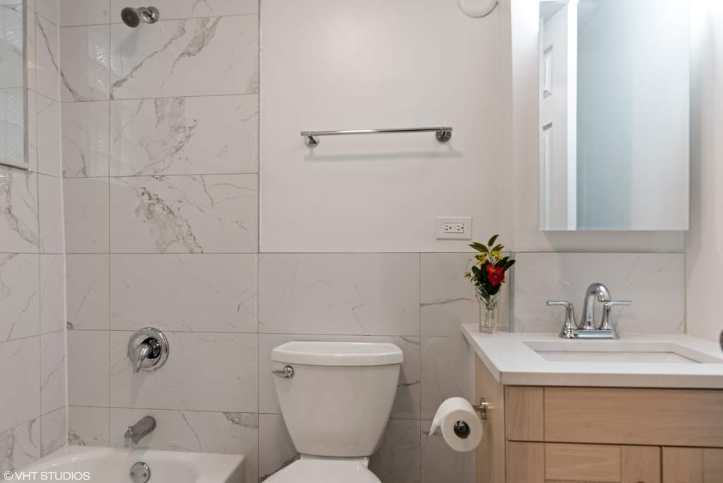 1620 W Warren Boulevard #GARDEN Chicago, Illinois 60612 - Image 6