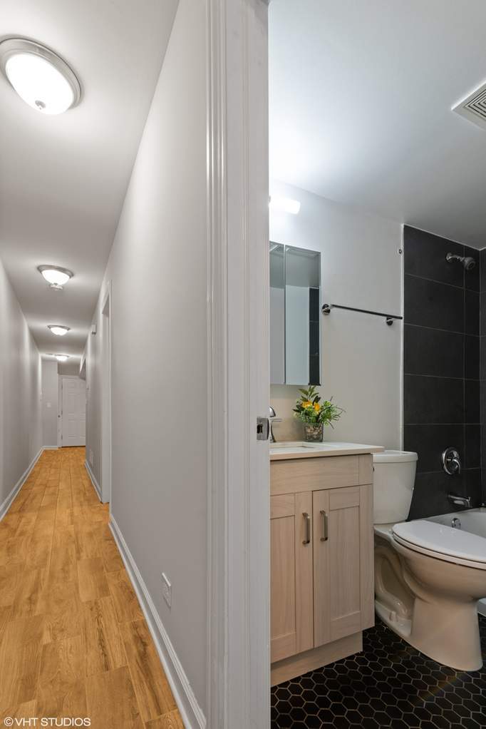 1620 W Warren Boulevard #GARDEN Chicago, Illinois 60612 - Image 9