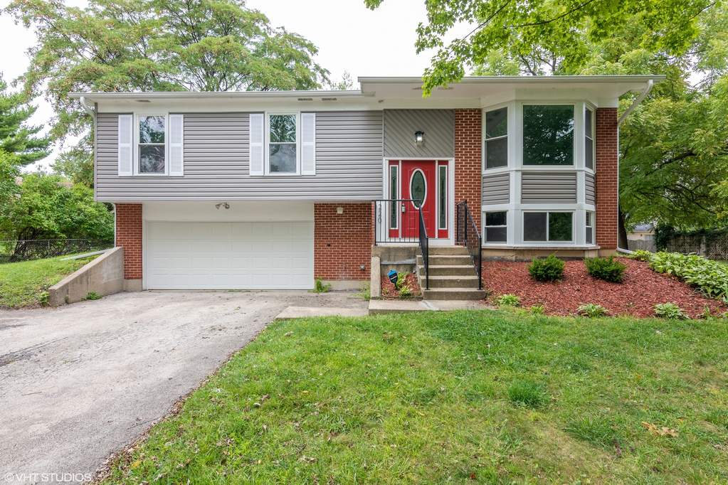 220 Falcon Ridge Way Bolingbrook, Illinois 60440 - Image 1
