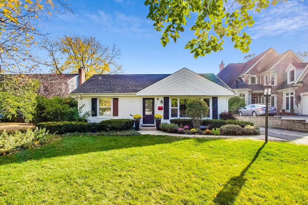237 Middaugh Road Clarendon Hills, Illinois 60514 - Image 1