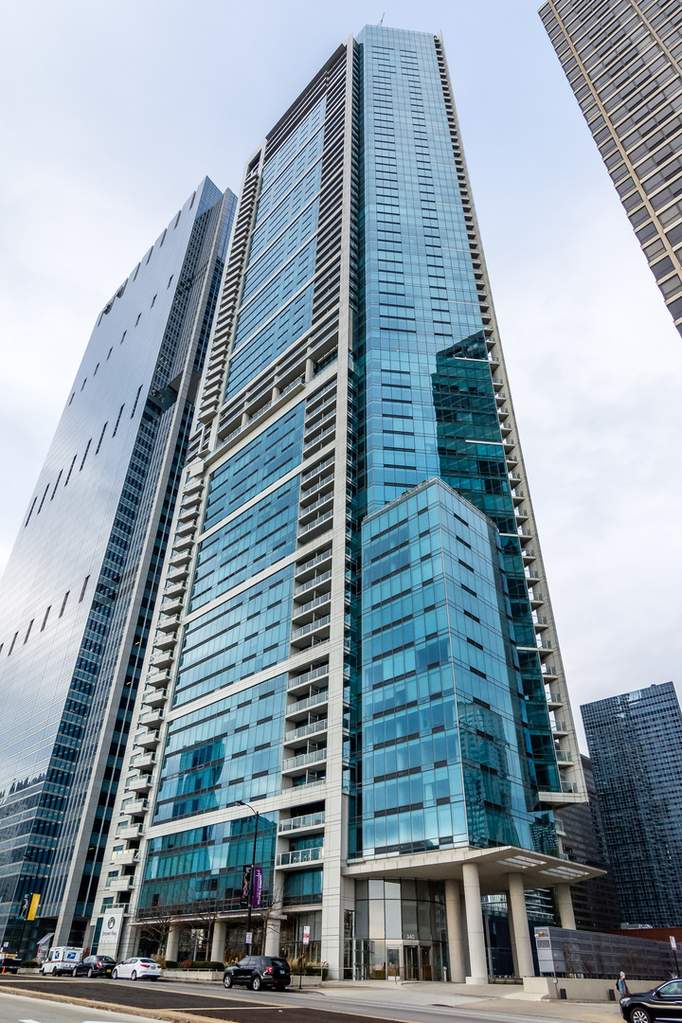 340 E Randolph Street #2002 Chicago, Illinois 60601 - Image 1