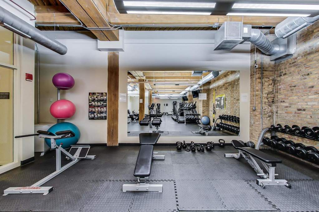 1040 W Adams Street #403 Chicago, Illinois 60607 - Image 18