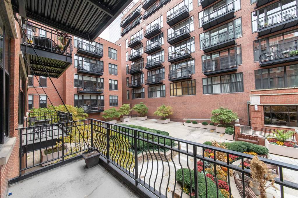 333 W Hubbard Street #2G Chicago, IL 60654 | MLS# 10910397 | @properties