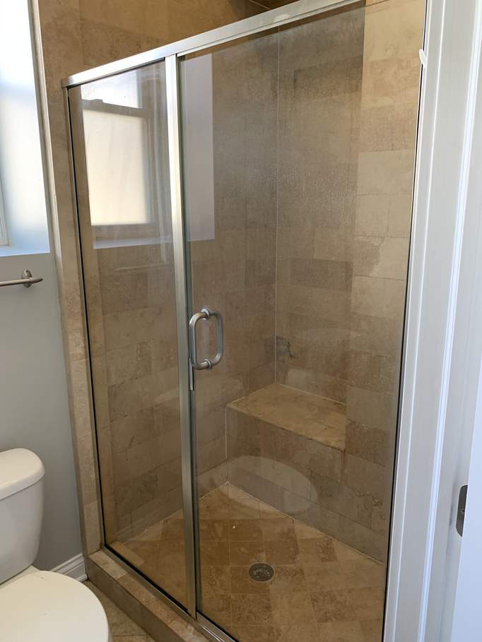 1338 W Greenleaf Avenue #3E Chicago, Illinois 60626 - 2nd Full Bath W/Shower