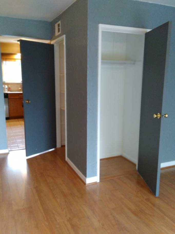 9416 Bay Colony Drive #3N Des Plaines, Illinois 60016 - Closet space