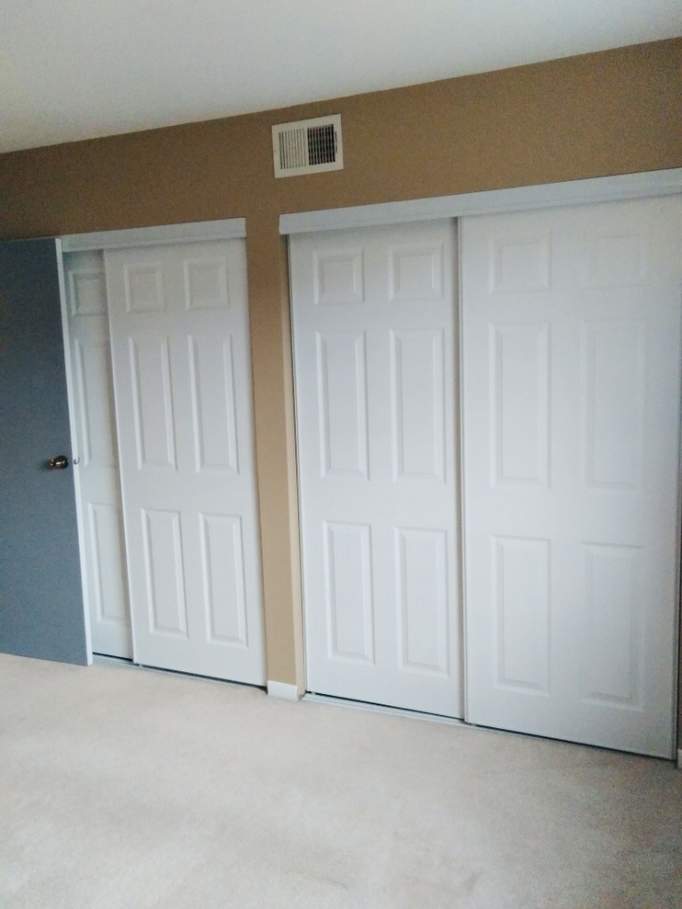 9416 Bay Colony Drive #3N Des Plaines, Illinois 60016 - Lots of closet space!