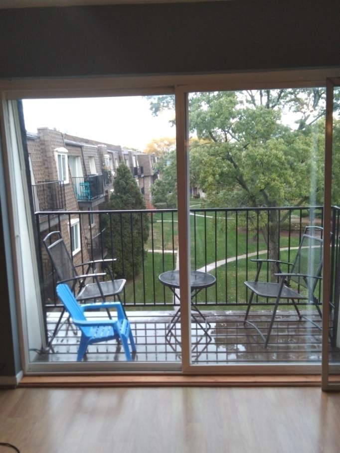 9416 Bay Colony Drive #3N Des Plaines, Illinois 60016 - Balcony view