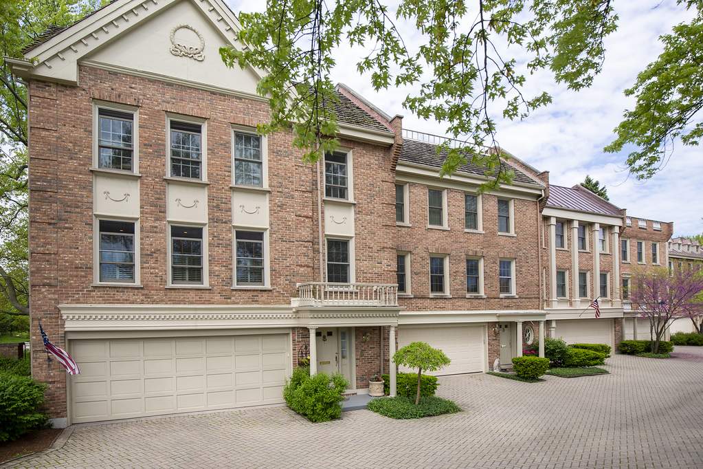 1 Landmark Northfield, IL 60093 MLS 10940156 properties