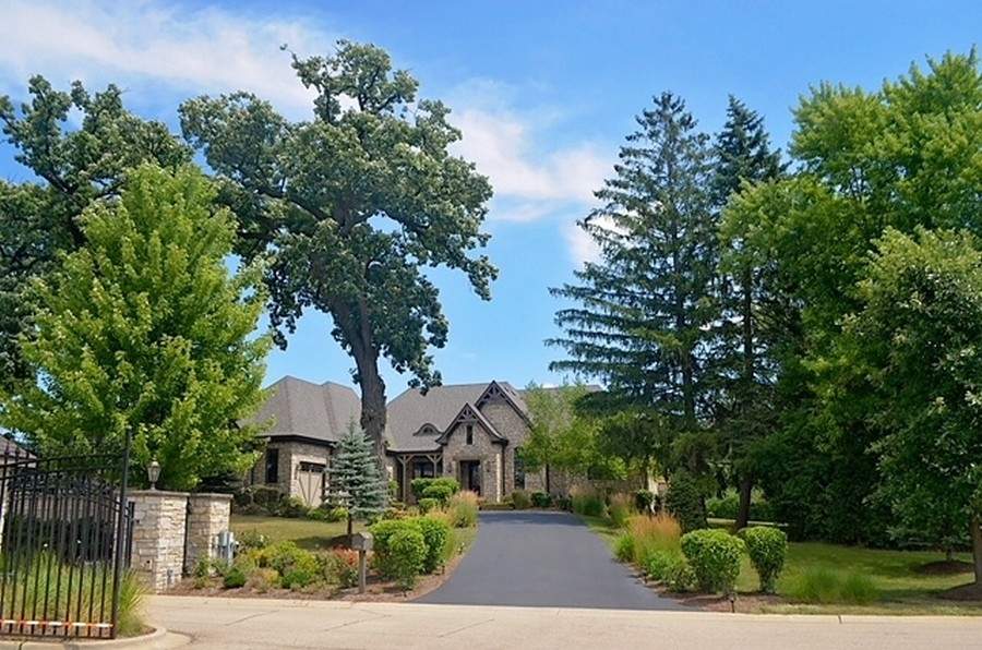 24215 N Coneflower Drive Lake Barrington, Illinois 60010 - Image 1