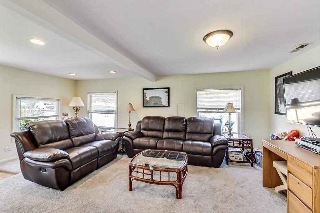 38095 N Harper Road Beach Park, Illinois 60087 - Image 5