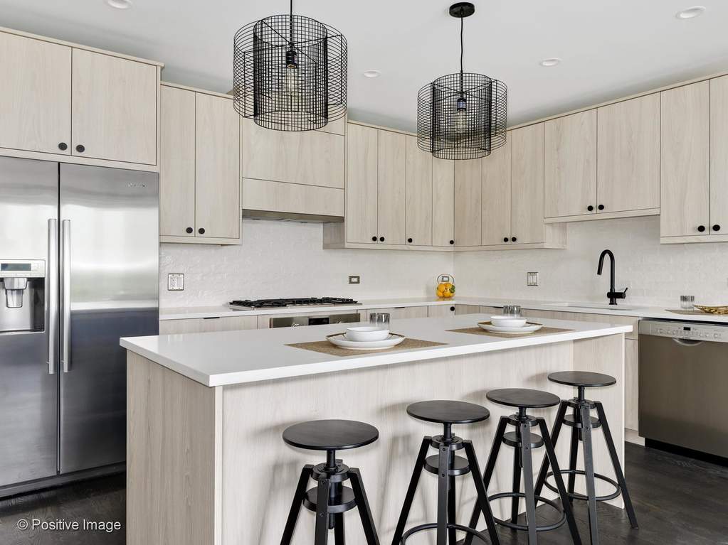 6911 N Western Avenue #2N Chicago, Illinois 60645 - Image 10