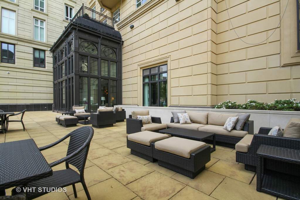 2550 N Lakeview Avenue #N702 Chicago, Illinois 60614 - Image 16