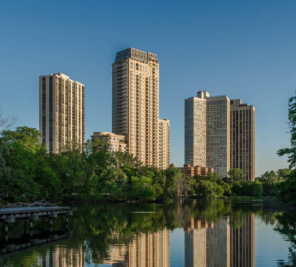 2550 N Lakeview Avenue #N702 Chicago, Illinois 60614 - Image 2