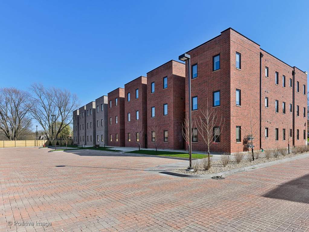 740 E Irving Park Road #3E Roselle, Illinois 60172 - Image 18
