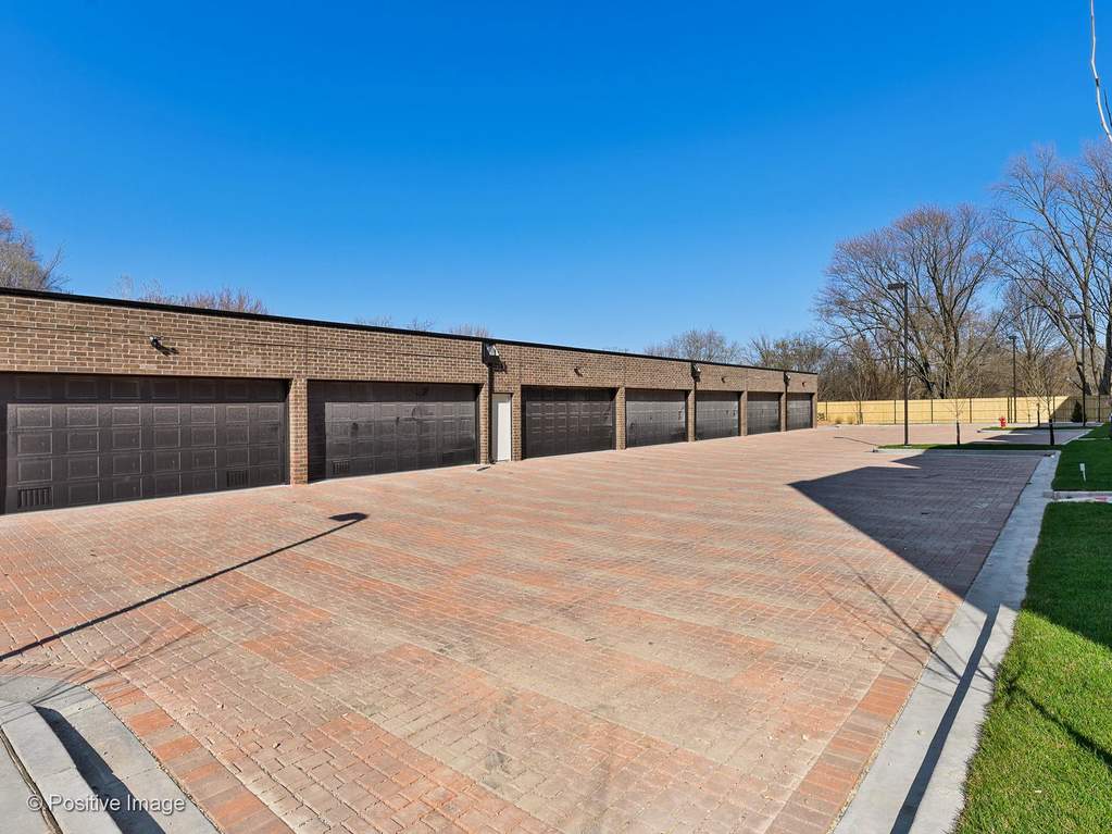 740 E Irving Park Road #3E Roselle, Illinois 60172 - Image 20