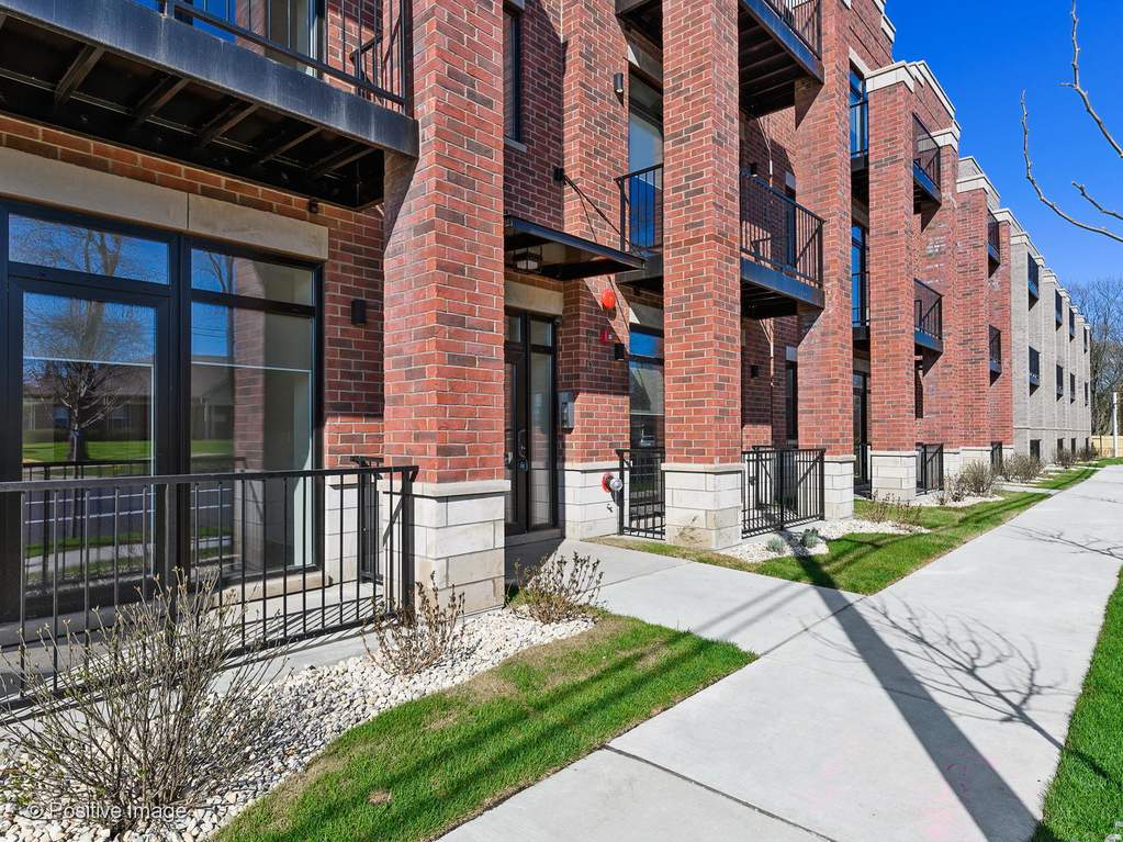 740 E Irving Park Road #3E Roselle, Illinois 60172 - Image 21