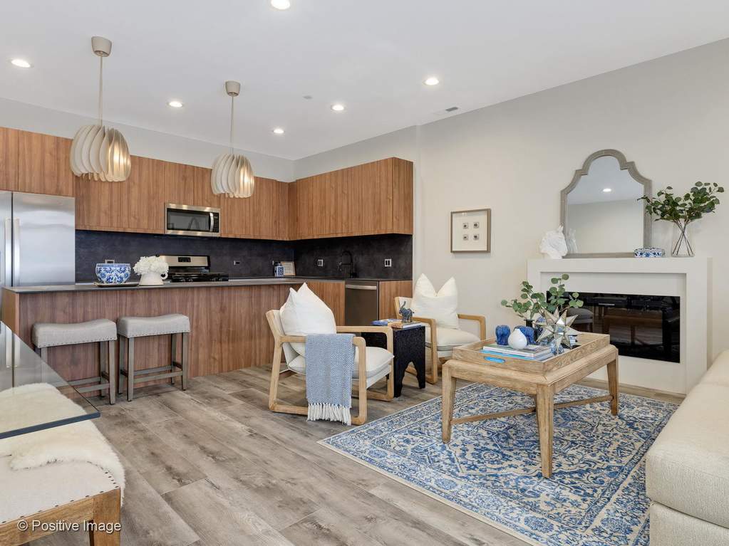 740 E Irving Park Road #3E Roselle, Illinois 60172 - Image 4