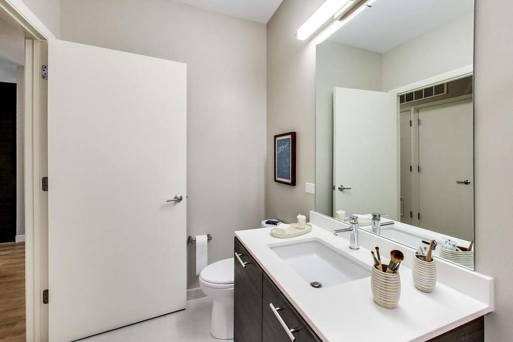 229 Park Avenue #405 Clarendon Hills, Illinois 60514 - Image 24