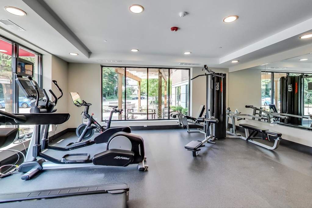229 Park Avenue #405 Clarendon Hills, Illinois 60514 - Image 25