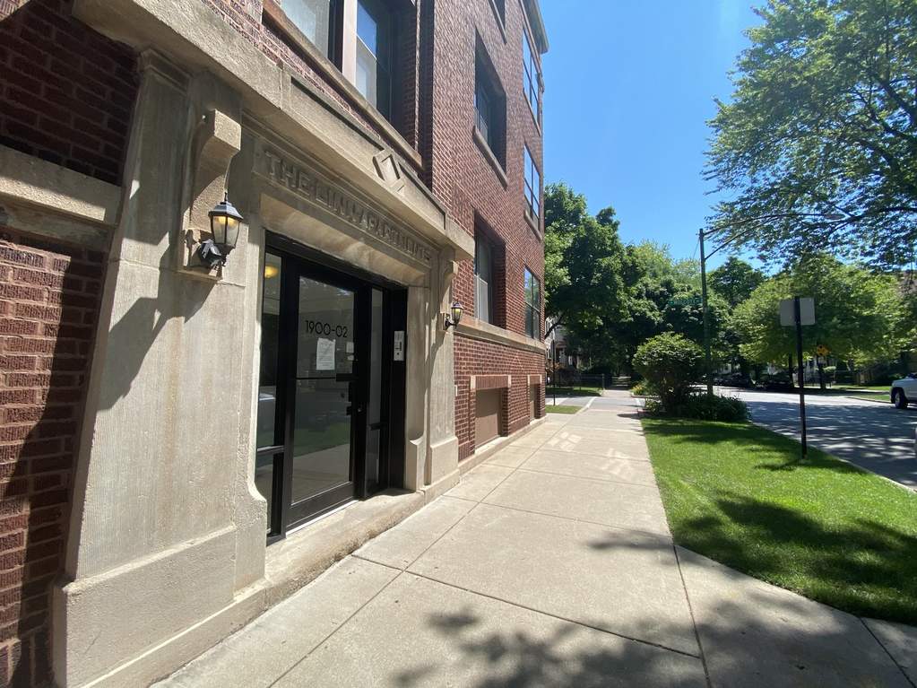 1900 W Byron Street #1 Chicago, Illinois 60613 - Image 1