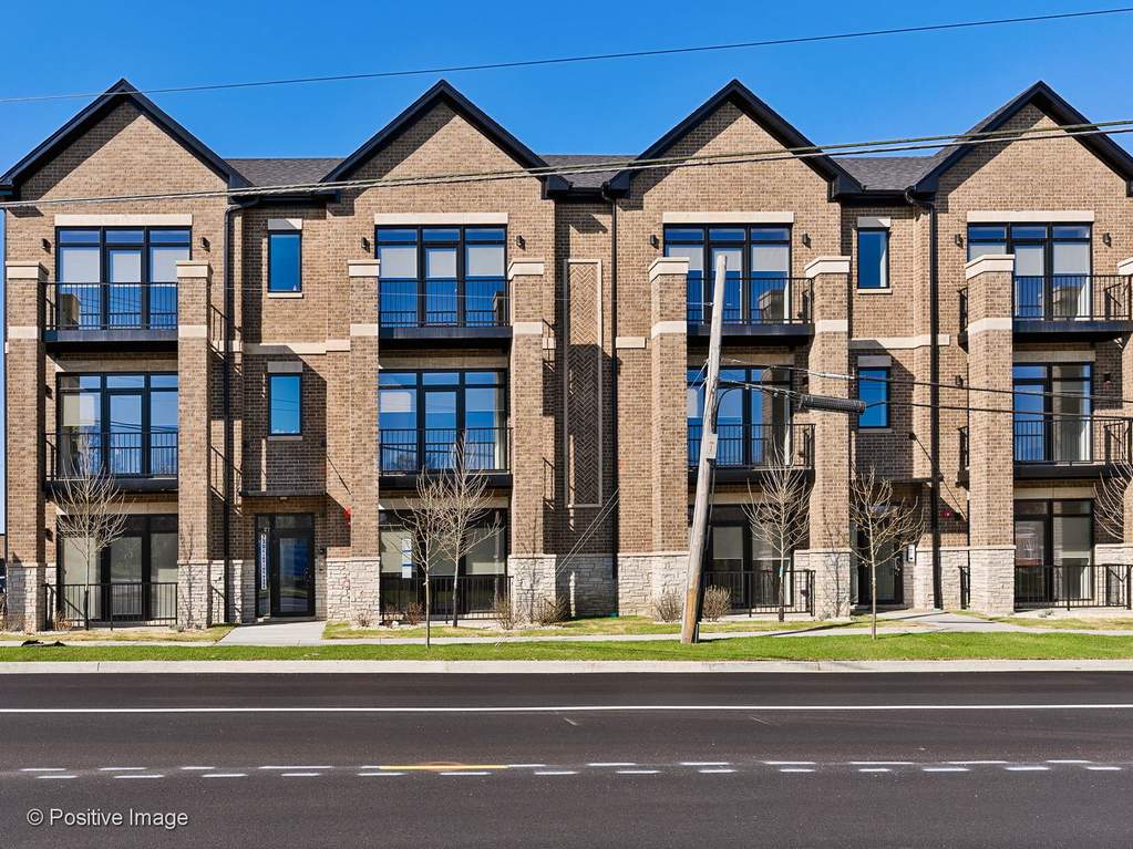 780 E Irving Park Road #2W Roselle, Illinois 60172 - Image 1